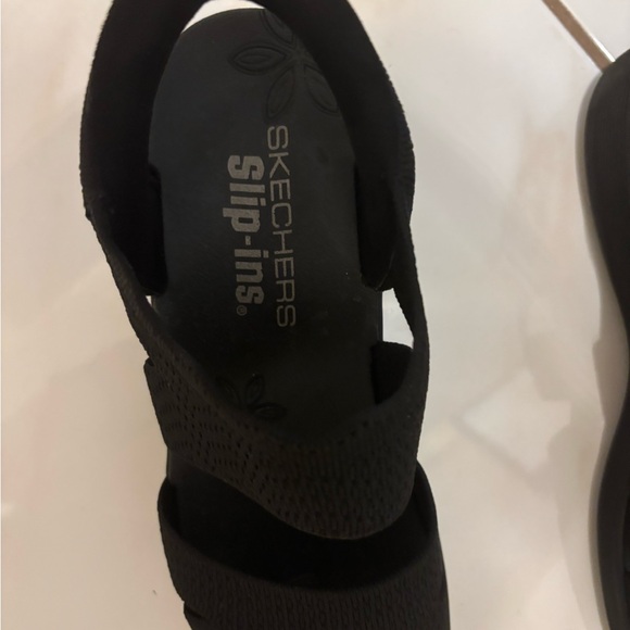 Woman’s Sketchers Slip-on Sandals - Picture 5 of 6